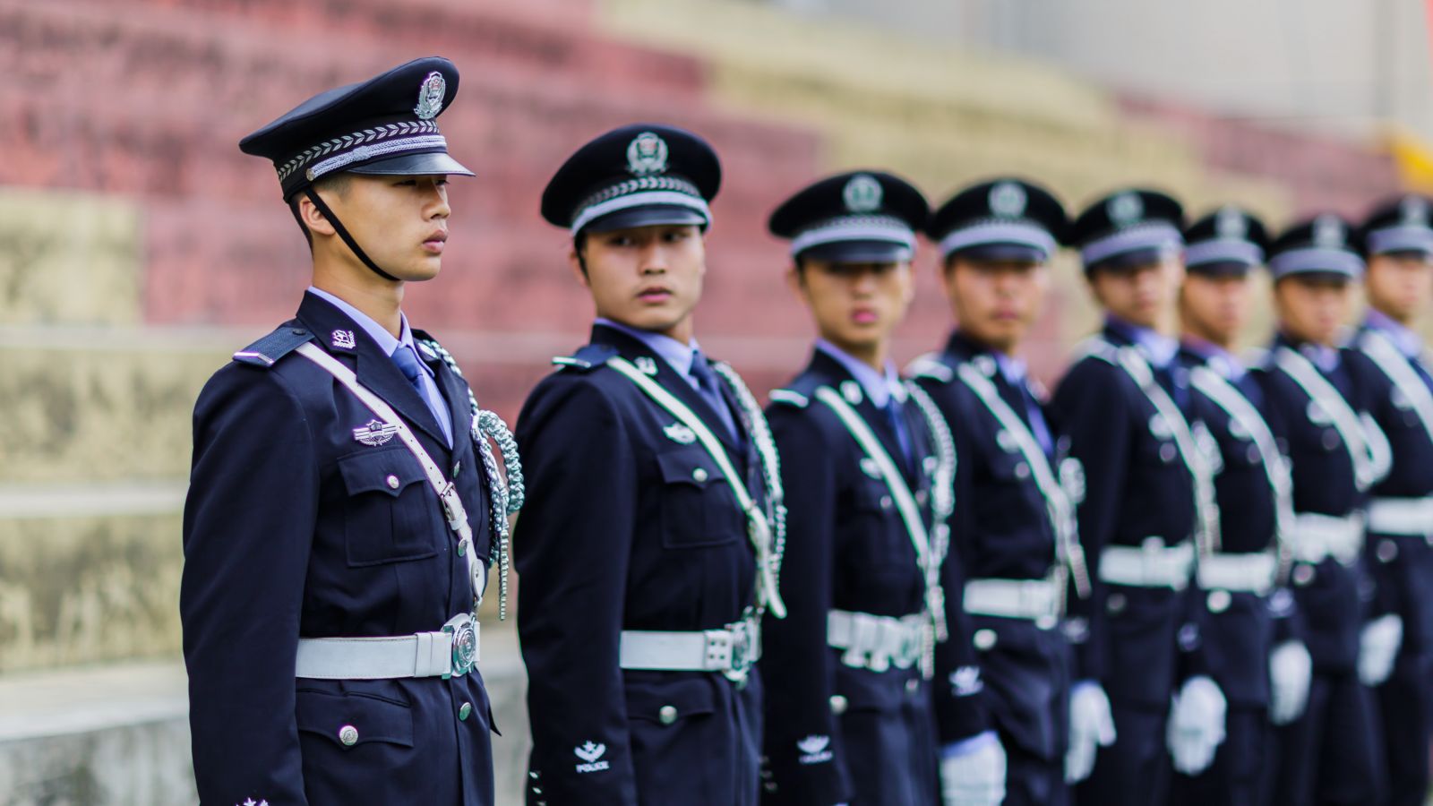 叛逆男孩上学校好吗